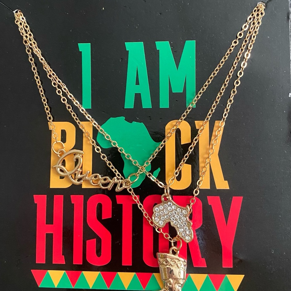 Source Unknown Gold and Silver Queen Necklace